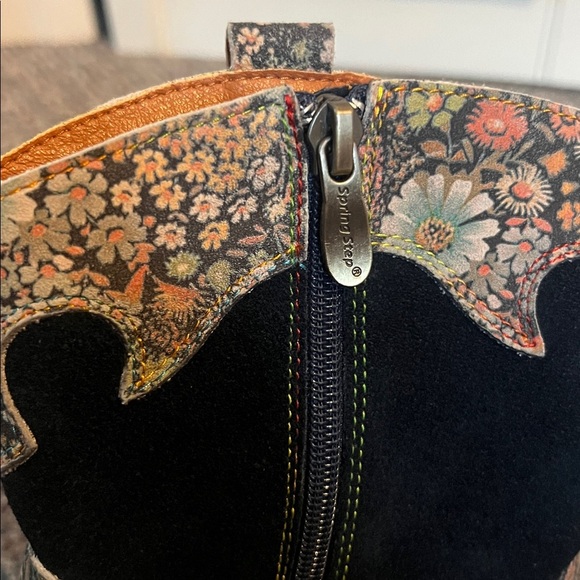 L'Artiste by Spring Step Lady Luck Shine Suede Boot Navy Multi Women 10.5 NWOB - Picture 8 of 10